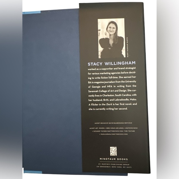 A Flicker in the Dark Hardback Thriller Book - Picture 3 of 3